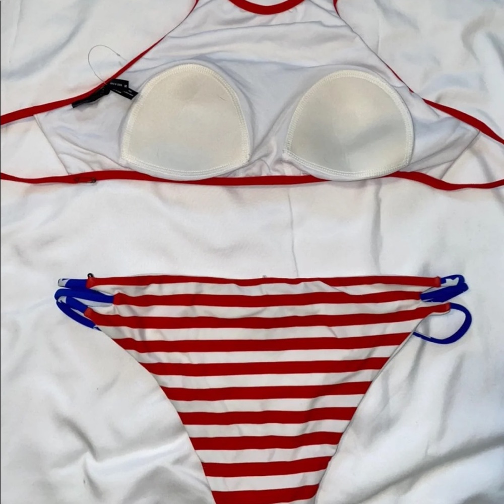 USA Bikini - Picture 2 of 3